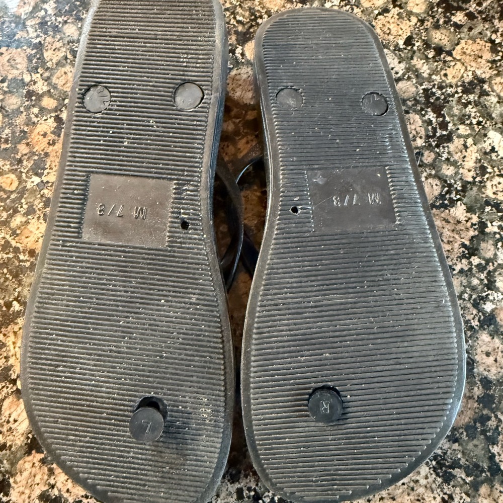 SO Black Flip Flops with Textured Design - Picture 2 of 2